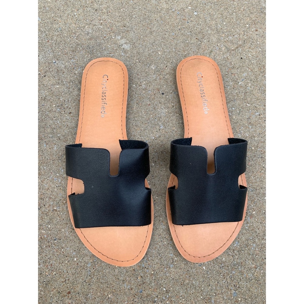BLACK LEATHER FLAT SANDALS SZ WOMENS 9